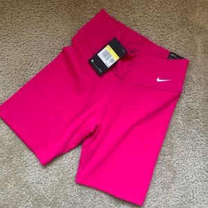⭐️ BNWT ⭐️ nike one mid rise bike shorts sz s